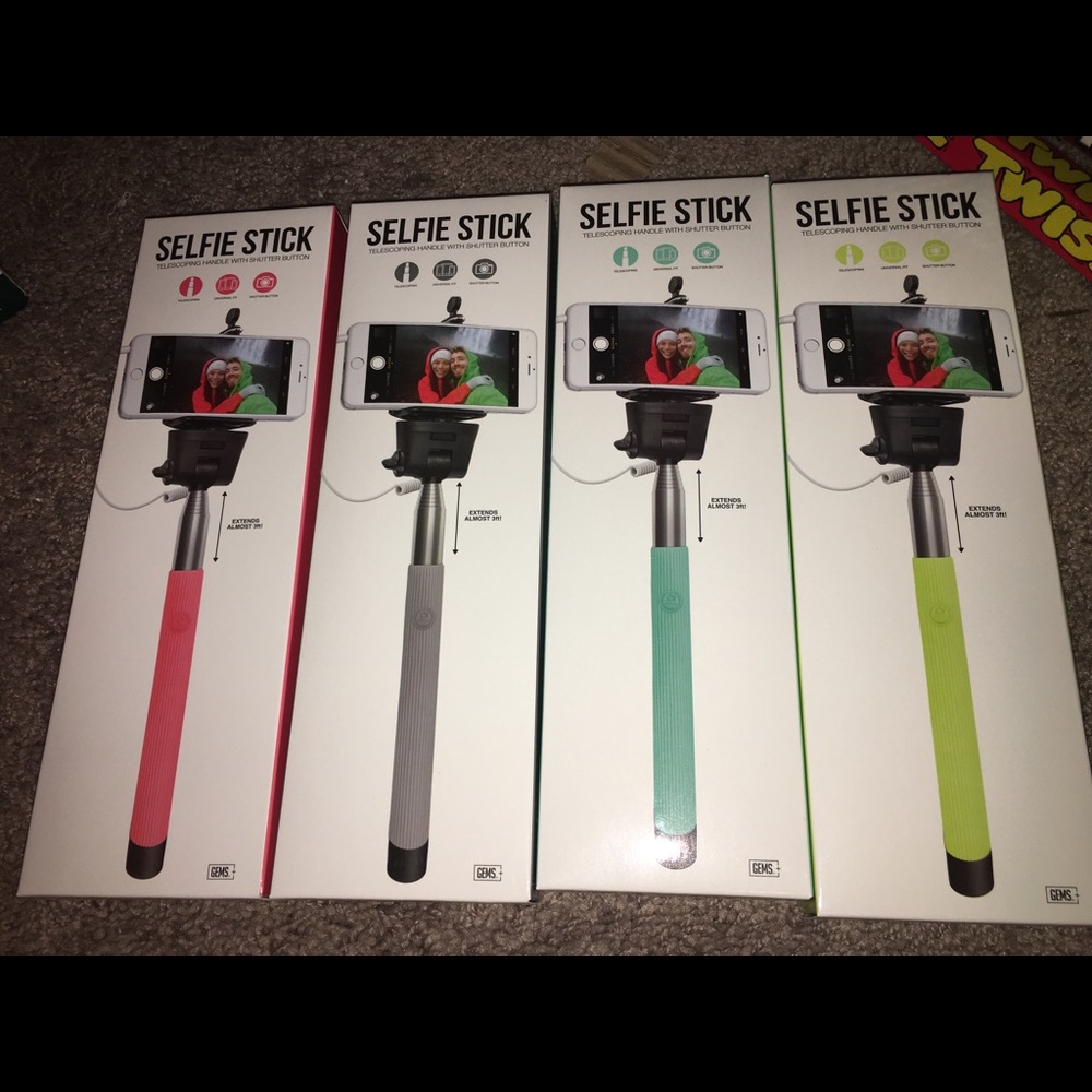 Lot of 4 selfie sticks :)